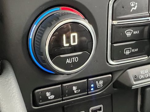 Used 2024 Chevrolet Tahoe High Country w/ Premium Package image 9