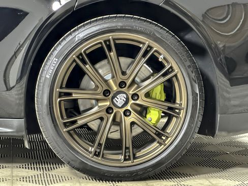 Used 2018 Porsche Panamera 4 image 25