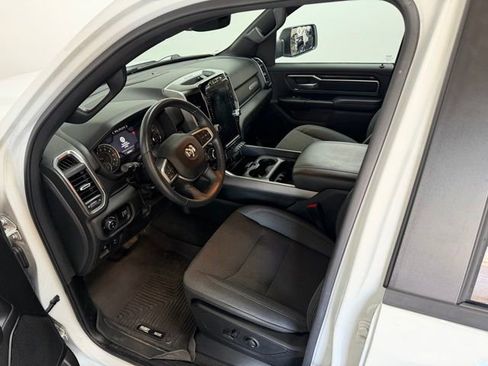 Used 2024 RAM 1500 4x4 Crew Cab image 17