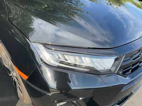 Used 2025 Honda Odyssey Elite image 3
