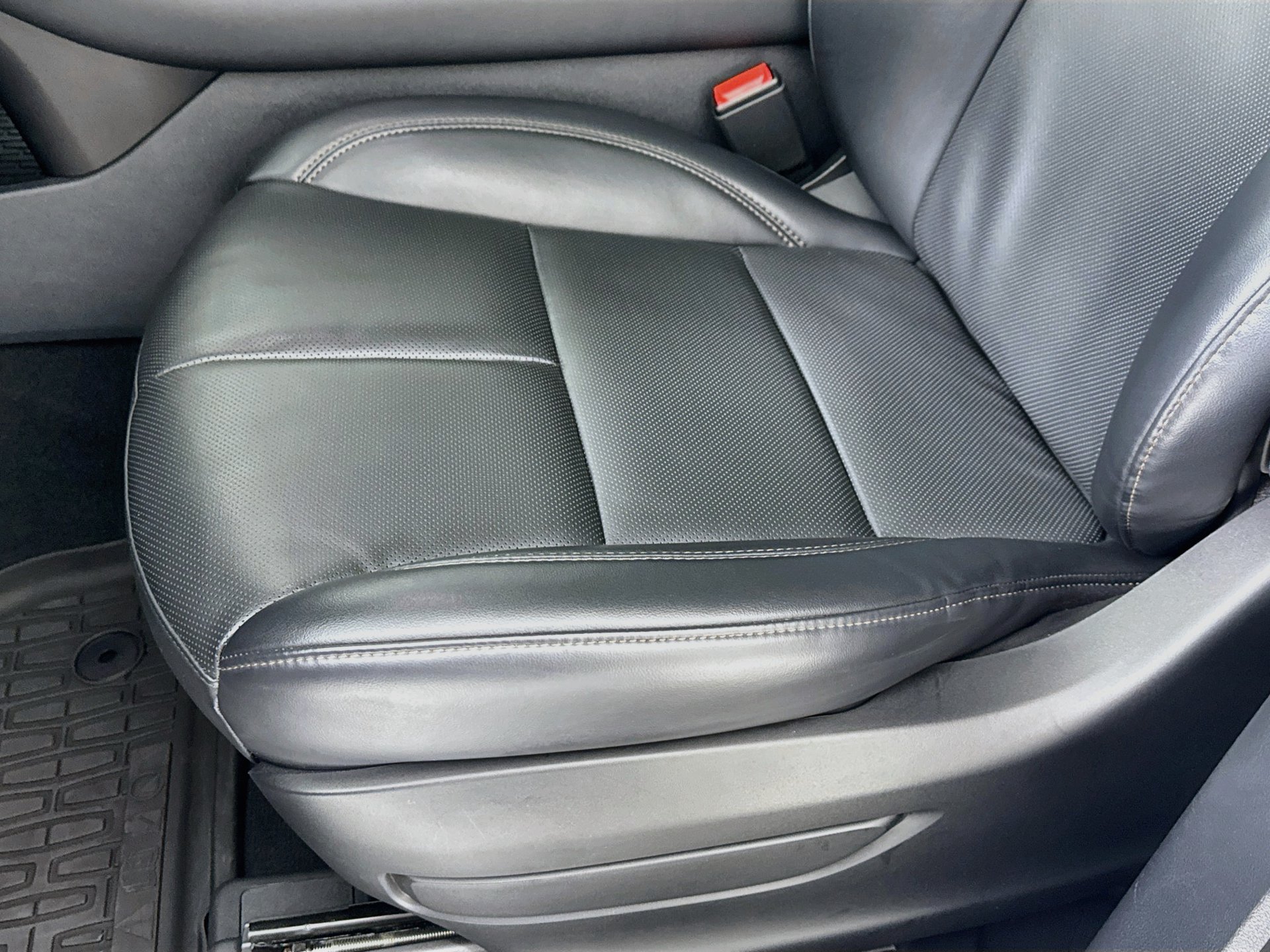 Used 2025 Lincoln Aviator AWD w/ Jet Appearance Package image 20