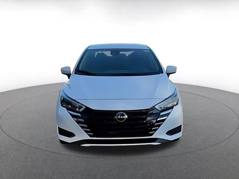 Used 2025 Nissan Versa SV image 4