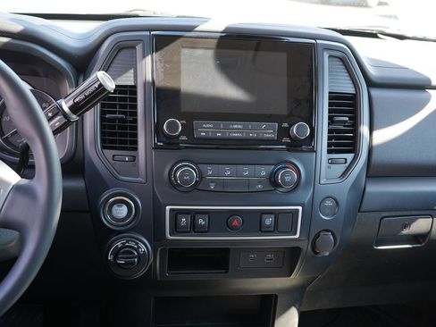 Used 2023 Nissan Titan S AWD/4WD image 22