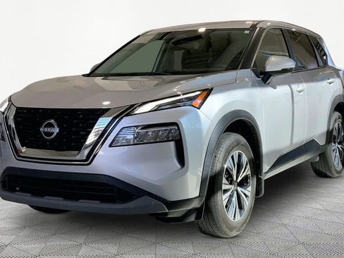 Used 2022 Nissan Rogue SV image 3