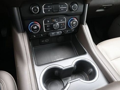Used 2024 Chevrolet Tahoe LT AWD/4WD image 45