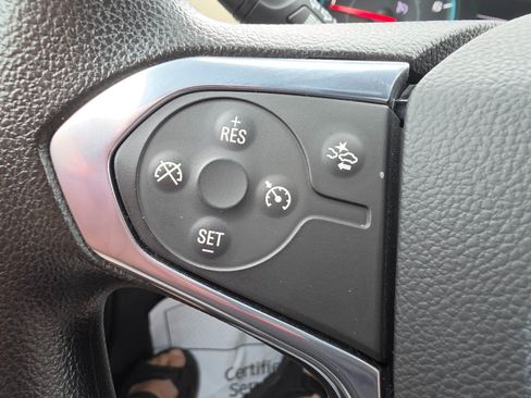 Used 2022 Chevrolet Traverse LS AWD/4WD image 39