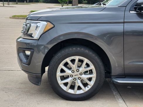 Used 2020 Ford Expedition XLT w/ Equipment Group 202A image 8