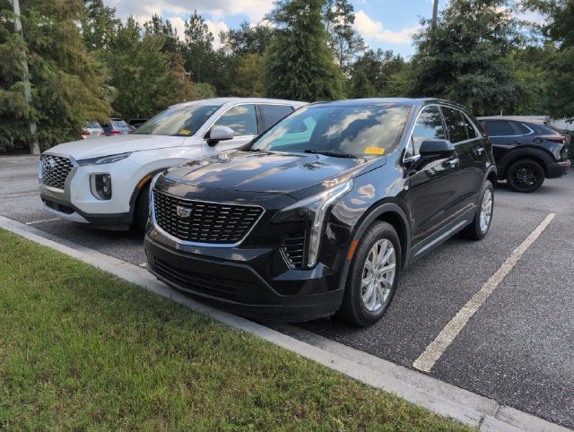 Used 2019 Cadillac XT4 Luxury w/ Cold Weather Package FWD image 5