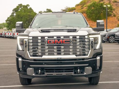 New 2026 GMC Sierra 3500 Denali w/ Denali Reserve Package image 4