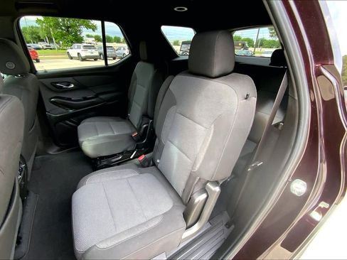 Used 2023 Chevrolet Traverse LT image 19