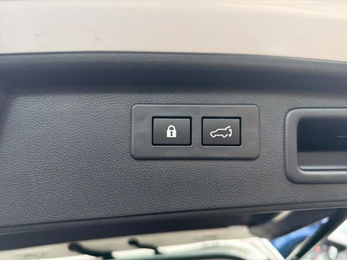 Used 2024 Subaru Forester Premium AWD/4WD image 12
