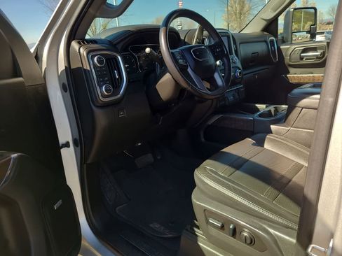 Used 2022 GMC Sierra 3500 Denali w/ Technology Package image 10