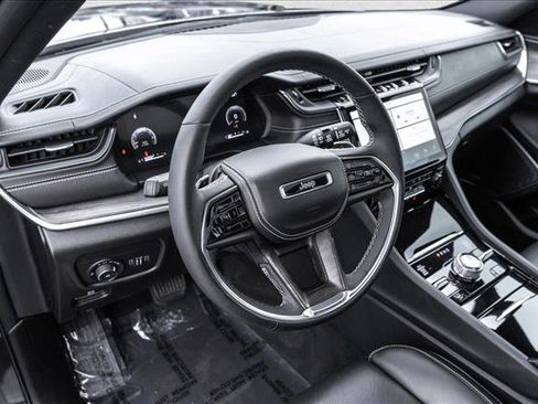 Used 2023 Jeep Grand Cherokee Overland w/ Luxury Tech Group IV image 10