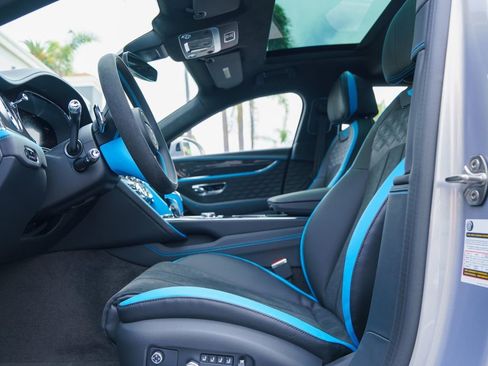 Used 2025 Bentley Flying Spur Plug-In Hybrid AWD/4WD image 2