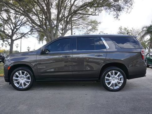 Used 2021 Chevrolet Tahoe High Country w/ Premium Package image 14