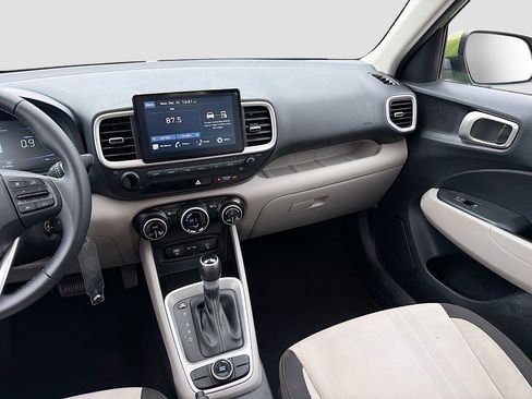 Used 2023 Hyundai Venue SEL image 22