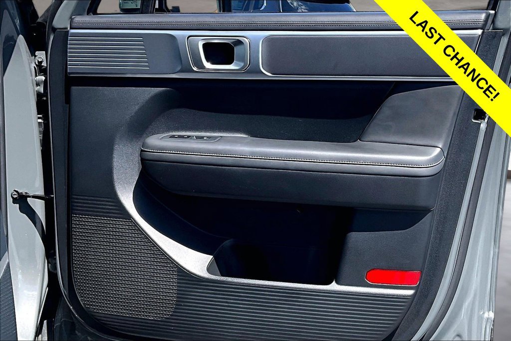 Used 2025 Hyundai Santa Fe SEL AWD/4WD image 24