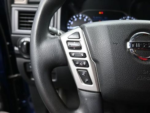 Used 2022 Nissan Titan SV image 20