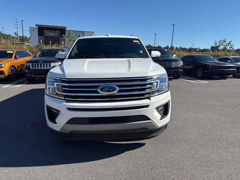 Used 2021 Ford Expedition Max XLT image 2