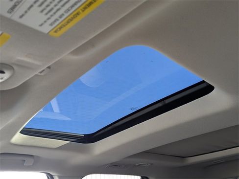 Used 2017 Ford Explorer Platinum image 24