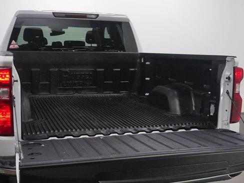 Used 2022 Chevrolet Silverado 1500 LT image 11