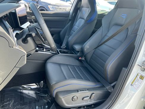 Used 2025 Volkswagen Golf R Black Edition image 19