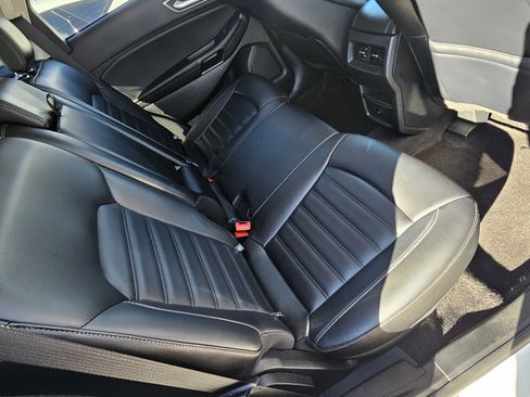 Used 2024 Ford Edge SEL image 25