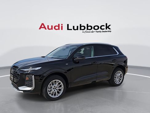 New 2026 Audi Q3 quattro 2.0T AWD/4WD image 5