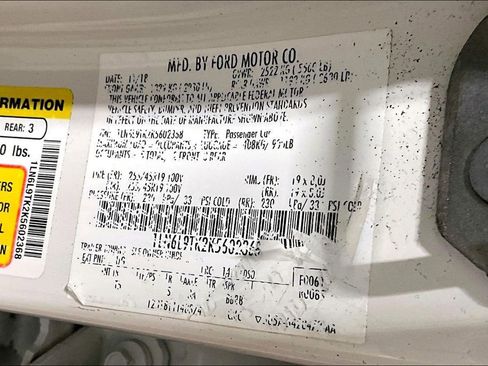 Used 2019 Lincoln Continental Select w/ Continental Climate Package image 19