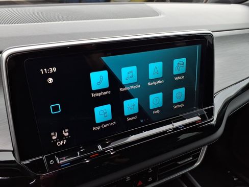 New 2026 Volkswagen Atlas Cross Sport SE FWD image 16