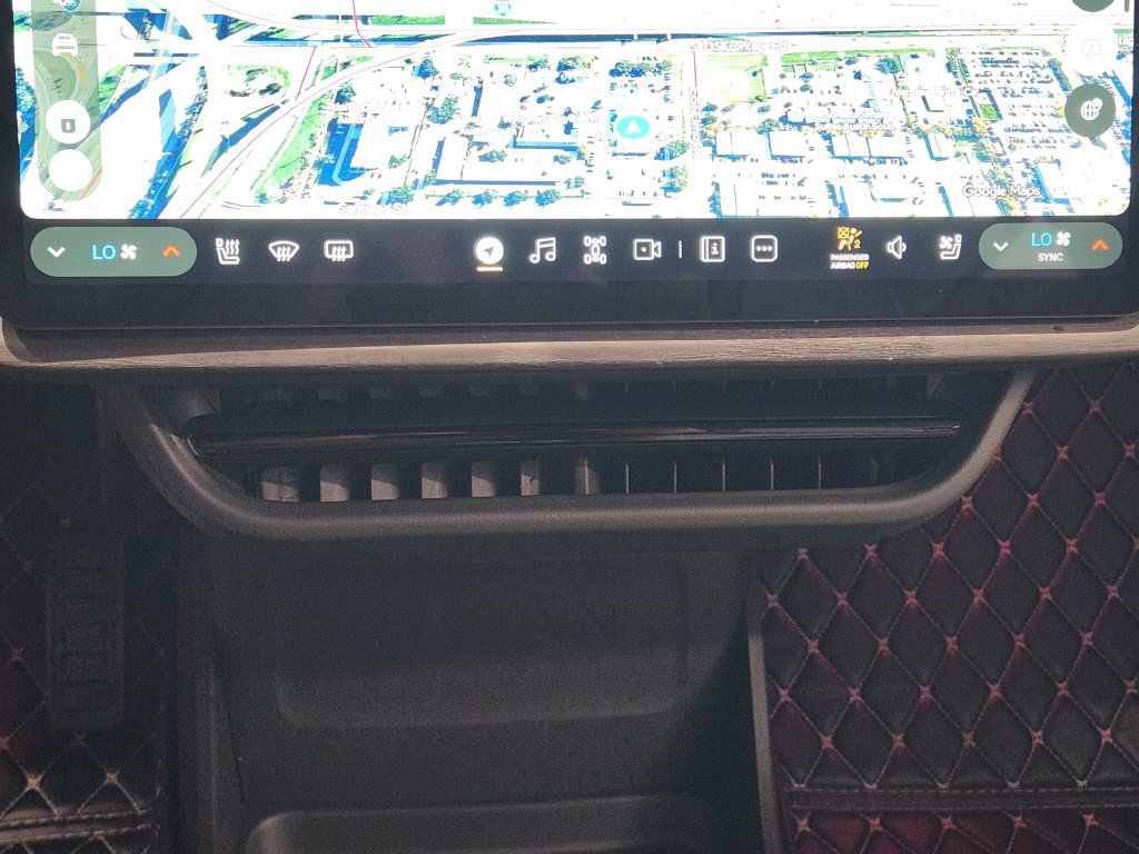 Used 2025 Rivian R1S Adventure Dual AWD/4WD image 18