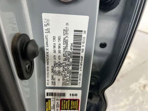 Used 2021 Toyota Tacoma SR5 w/ Trail Edition image 27