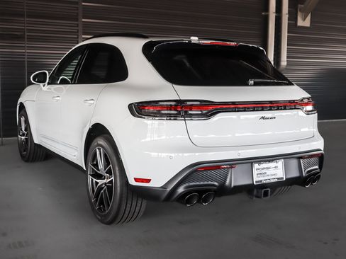 Certified 2026 Porsche Macan AWD/4WD image 3