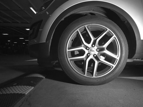Used 2017 Ford Explorer Sport w/ Equipment Group 401A AWD/4WD image 5