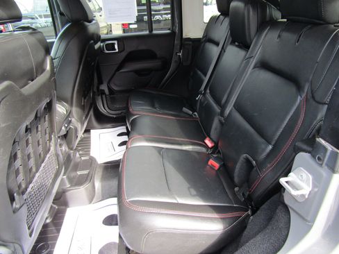 Used 2019 Jeep Wrangler Unlimited Rubicon AWD/4WD image 15