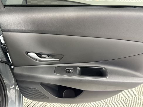 Used 2022 Hyundai Elantra SEL w/ Convenience + Premium Package FWD image 26