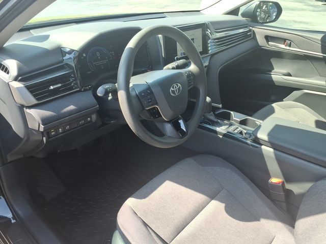 Used 2025 Toyota Camry LE w/ Convenience Package FWD image 15
