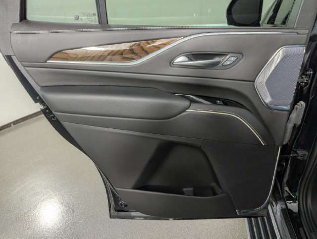 Used 2023 Cadillac Escalade Sport Platinum w/ LPO, ONYX Package AWD/4WD image 19