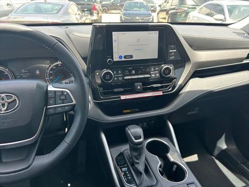 Certified 2026 Toyota Highlander XLE AWD/4WD image 22