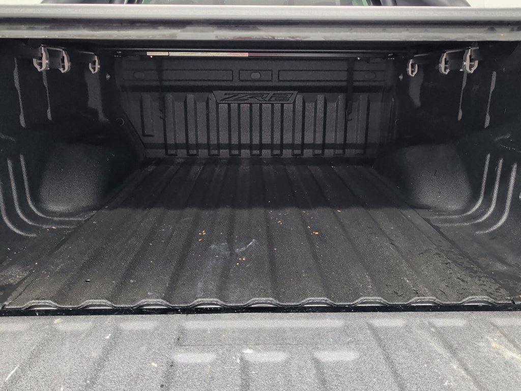 Used 2022 Chevrolet Colorado ZR2 w/ ZR2 Midnight Special Edition AWD/4WD image 29