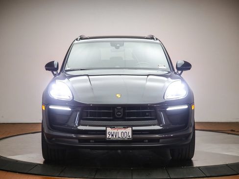 Certified 2026 Porsche Macan AWD/4WD image 10
