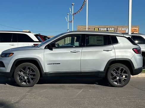 New 2026 Jeep Compass Latitude AWD/4WD image 10