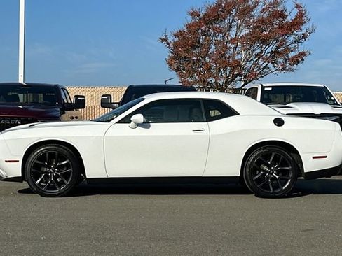 Used 2019 Dodge Challenger SXT w/ Blacktop Package image 7
