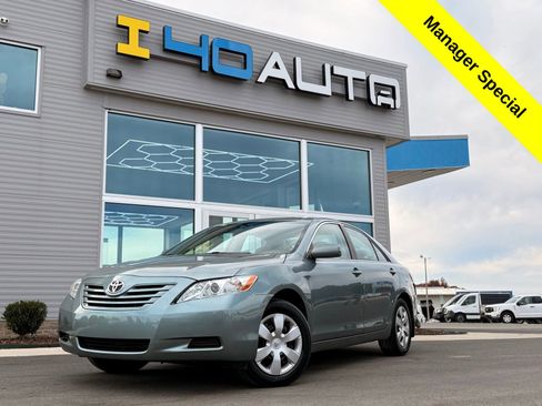 Used 2009 Toyota Camry SE image 1