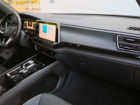Certified 2025 Volkswagen Atlas Cross Sport SEL Premium R-Line AWD/4WD image 55