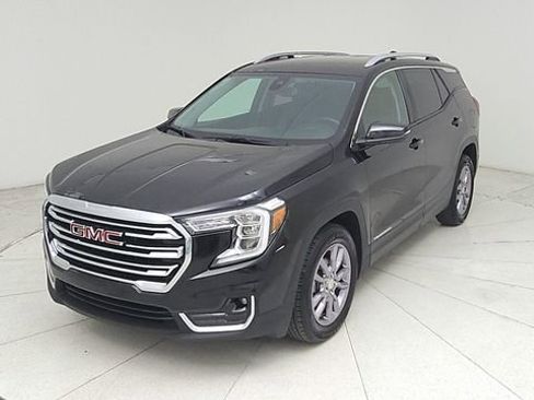 Used 2024 GMC Terrain SLT image 1