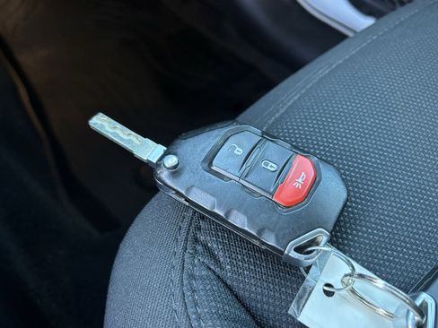 Used 2021 Jeep Gladiator Overland image 25