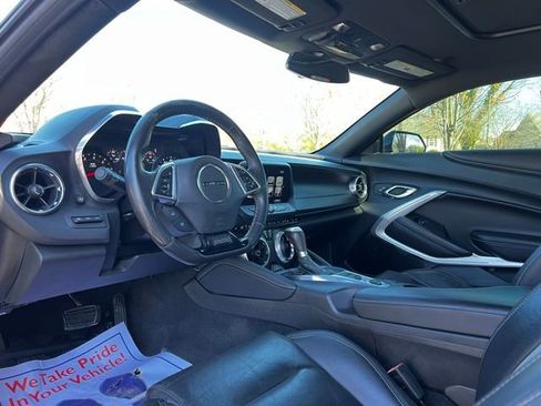 Used 2017 Chevrolet Camaro SS image 11