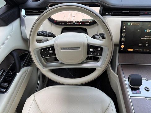 Certified 2024 Land Rover Range Rover Long Wheelbase Autobiography AWD/4WD image 30