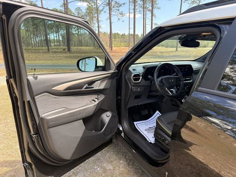 New 2025 Chevrolet TrailBlazer ACTIV w/ Convenience Package FWD image 13